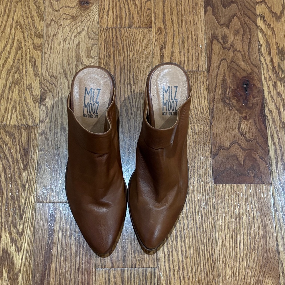 Miz Mooz Women's Tan Leather Mules 37